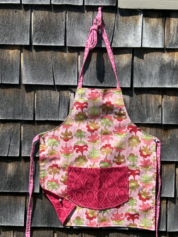 Stylized pink/green flowers with pink batik pocket